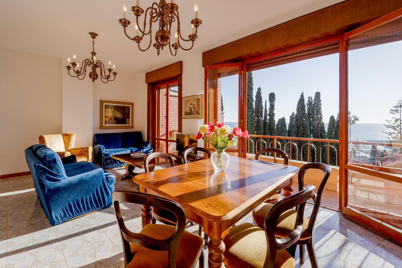 Portosole Attic - With Terrace And Private Parking Apartamento Sanremo Exterior foto