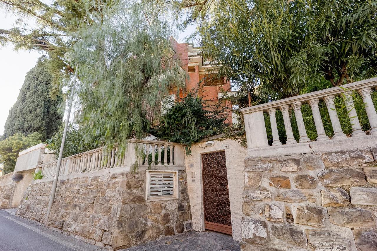 Portosole Attic - With Terrace And Private Parking Apartamento Sanremo Exterior foto