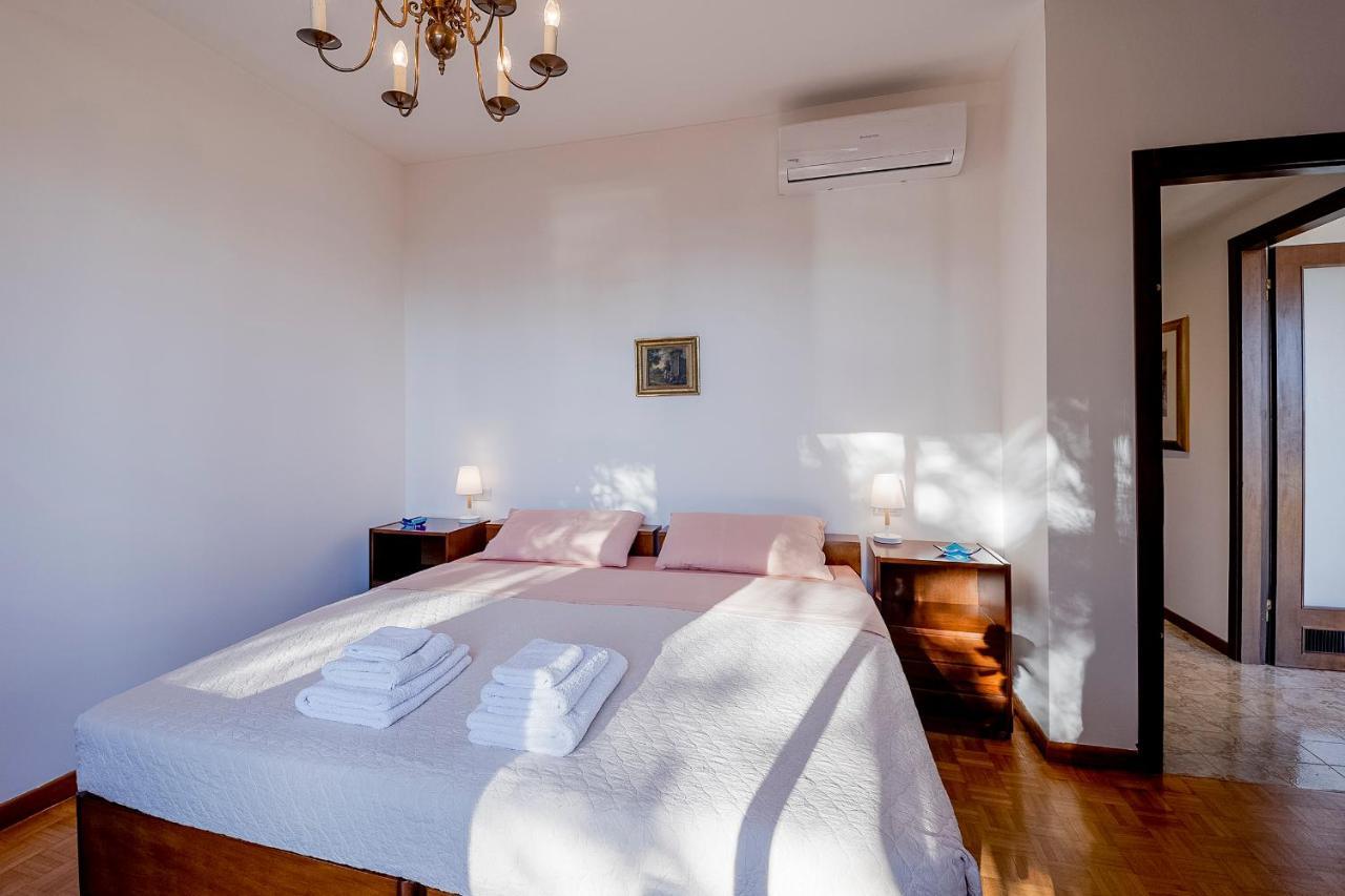 Portosole Attic - With Terrace And Private Parking Apartamento Sanremo Exterior foto